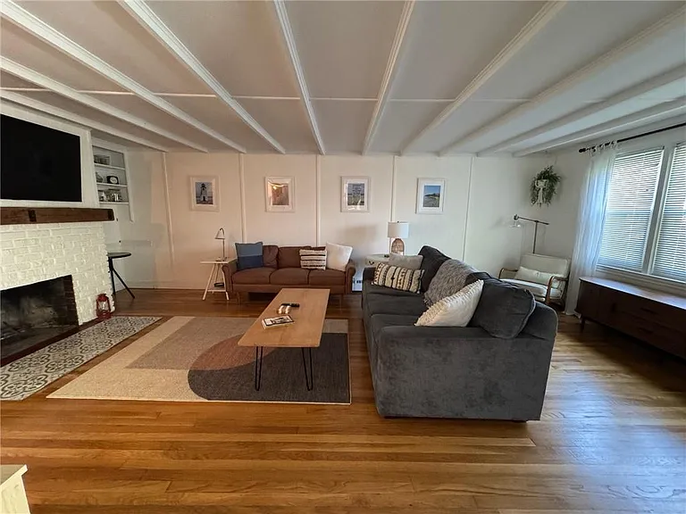 41 Dudley Ave — Photo 8