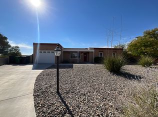 703 Peach Tree Rd SE, Rio Rancho, NM 87124