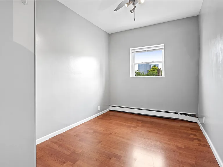 702 S Carpenter St #3 — Photo 6