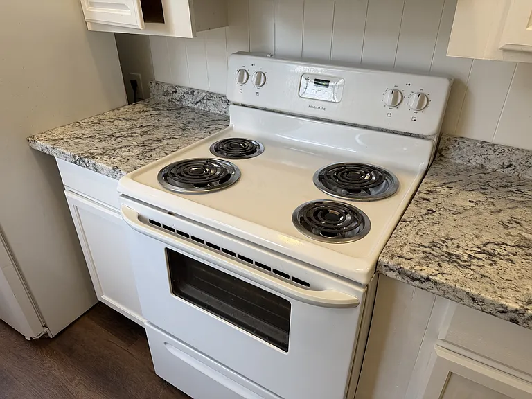 147 Locust St #1 — Photo 7