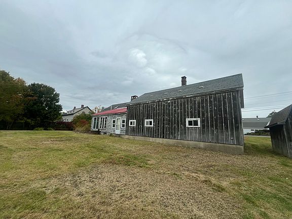 3rd image of 580 River Road