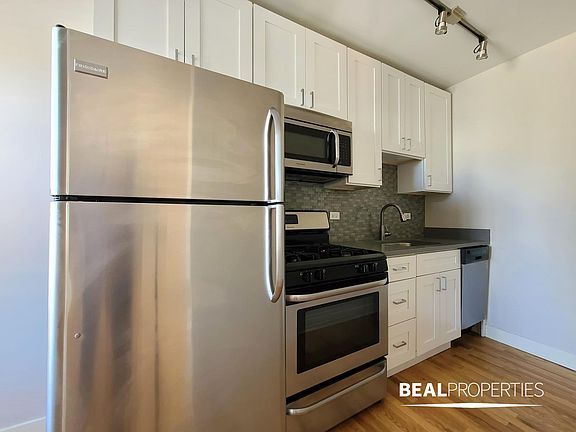 2nd image of 2420 N Kedzie Blvd #515