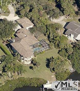 1.2 Acres - 2 Docks - 3 Garages - 5 Beds â?? Gulf Access