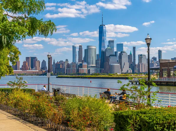 31 River Court image 17 of 24