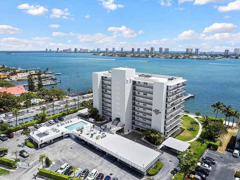 3040 Lake Shore Dr #101 — Photo 46