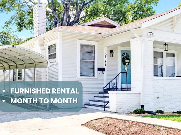 +Furnished rental
+Month to Month rental
+3 Beds, 2 baths (1 king + 2 queens)