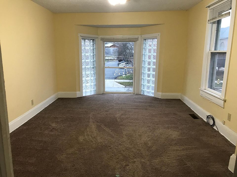 1st image of 158 N Sandusky St #A