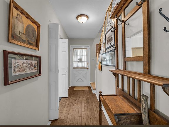5th image of 5601 Woodcastle Dr