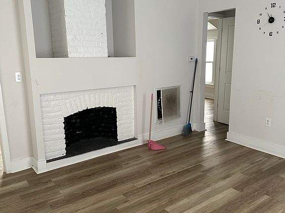 2nd image of 205 Aberfeldy St