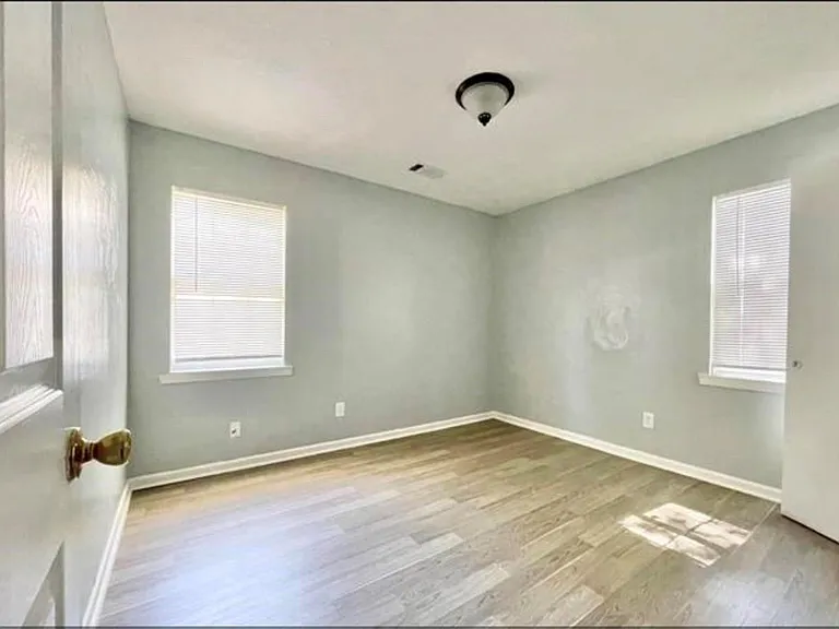 8745 Kimberly Dr — Photo 6