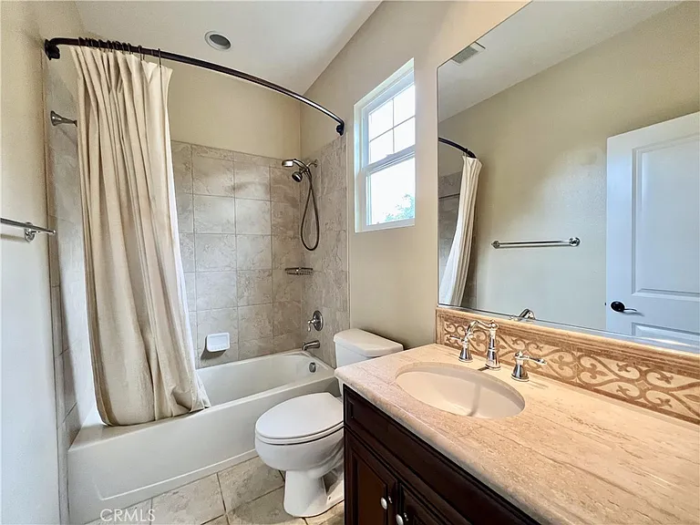 3974 E Callaway Dr — Photo 20