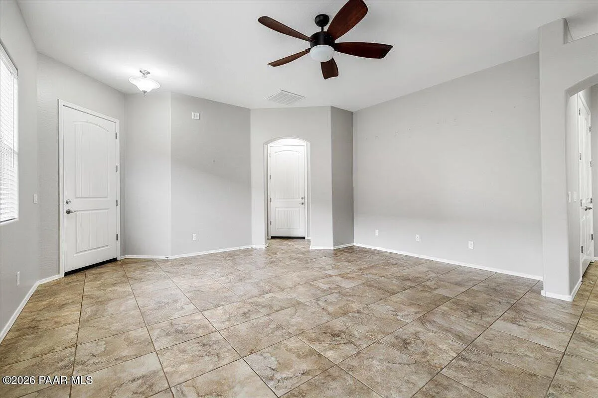 3 bed, 2.0 bath, 1442 sqft, $2,300 — Photo 3