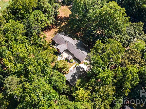 2nd image of 600 Fairway Dr