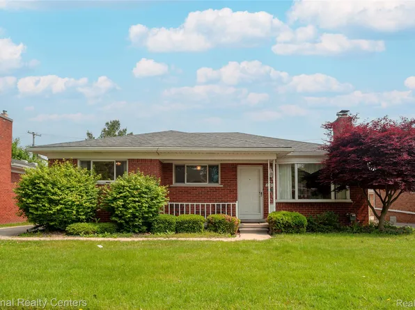 20013 Chalon St, Saint Clair Shores, MI 48080