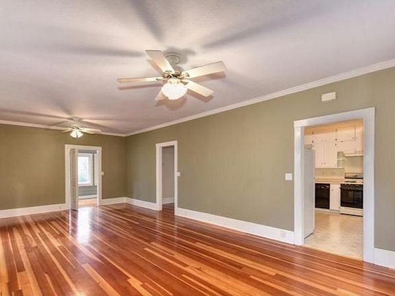 3rd image of 375 Linden Ave