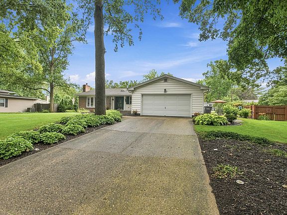 4th image of 157 Ivy Hill Dr