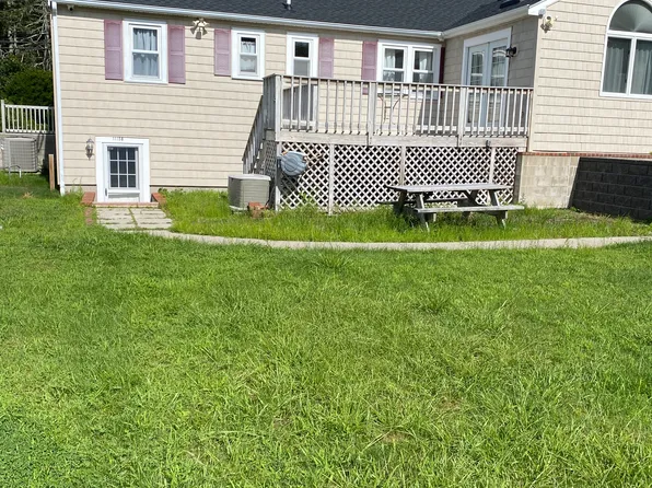 1115 Shootflying Hill Rd APT B, Centerville, MA 02632