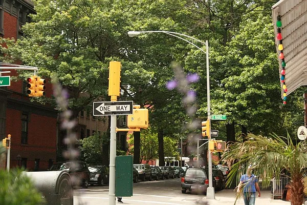 Rented by Corcoran | media 52