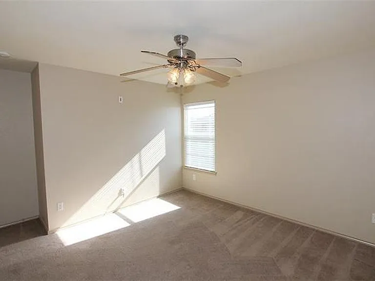 1812 Diamond Lake Trl — Photo 21