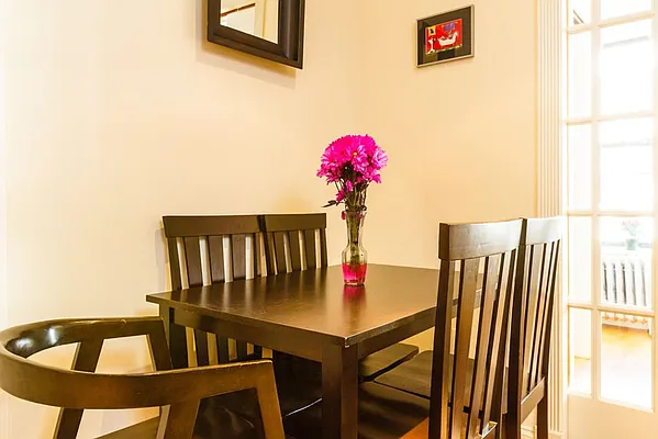 Rented by R New York | media 21