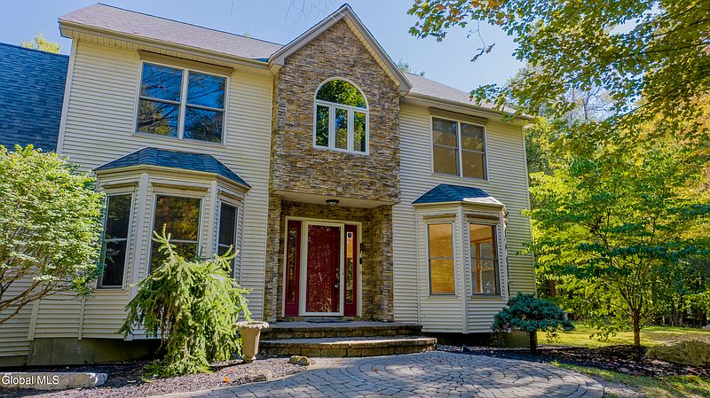 3rd image of 28 Hill Road