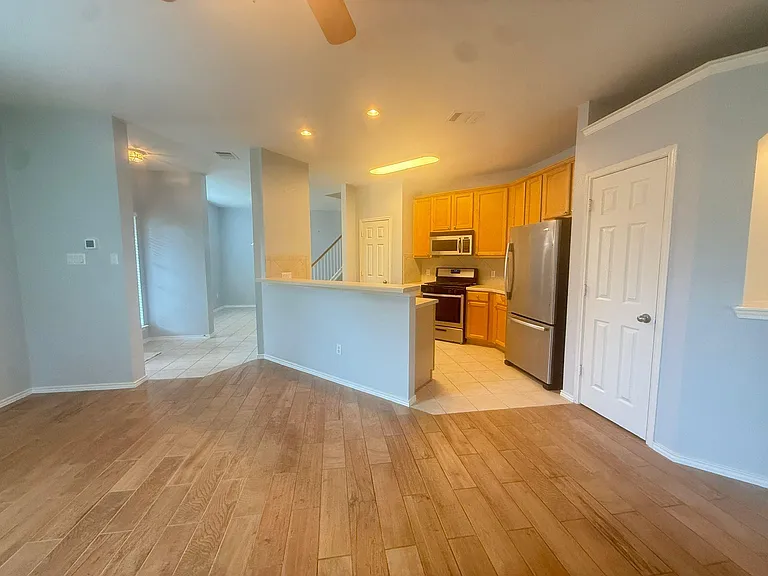 1900 Scofield Ridge Pkwy #2103 — Photo 4