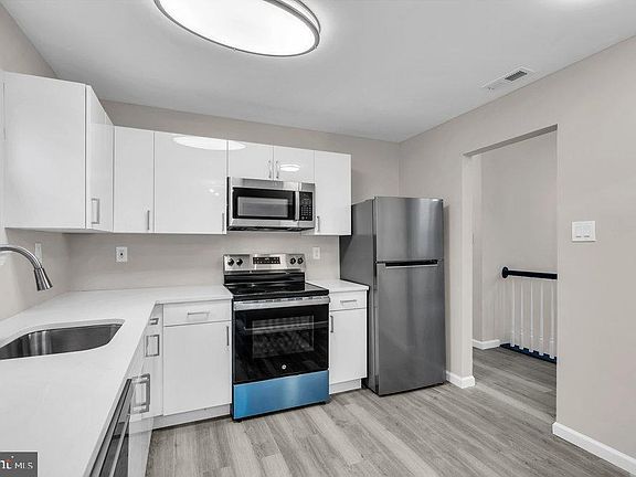 4th image of 14 Pear Ave