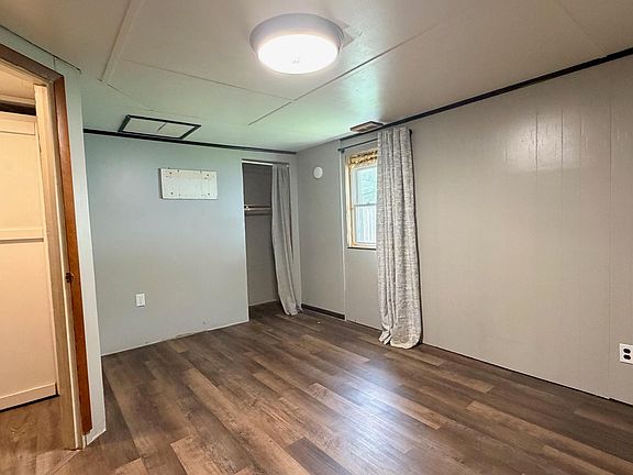 5th image of 145 Fandel Dr