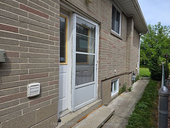 5th image of 6 Arrowstook Rd #Basement