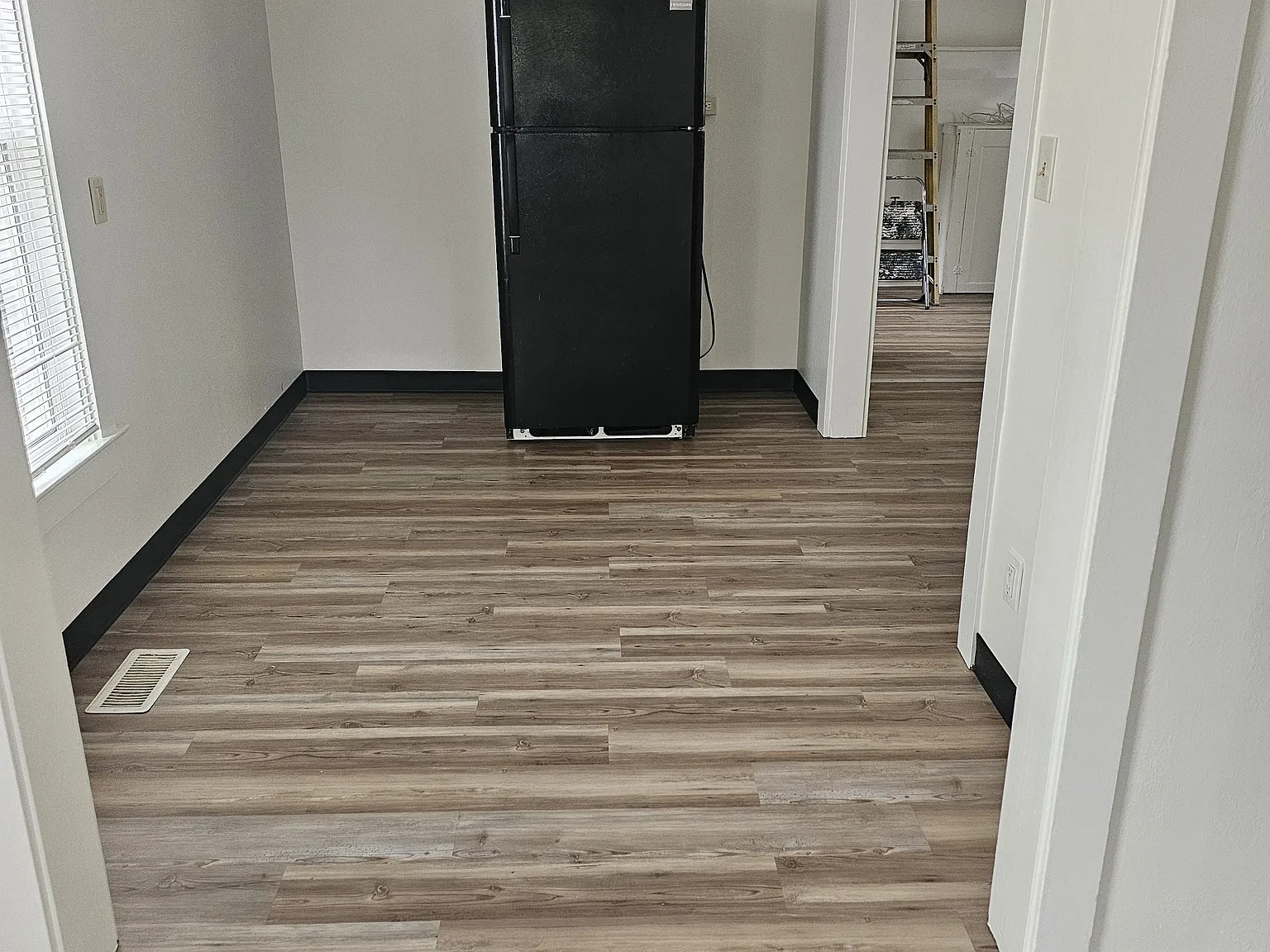 3 bed, 1250 sqft, $2,250 — Photo 4