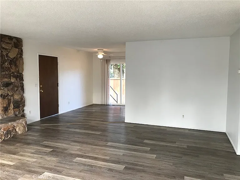 2017 Ashe St — Photo 2