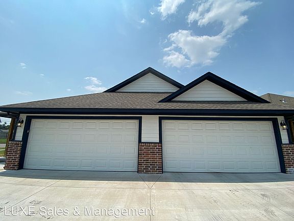 3rd image of 5203 Oakwood Villas Ct