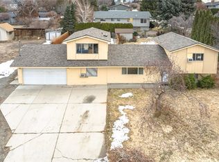 215 S Iowa Ave, East Wenatchee, WA