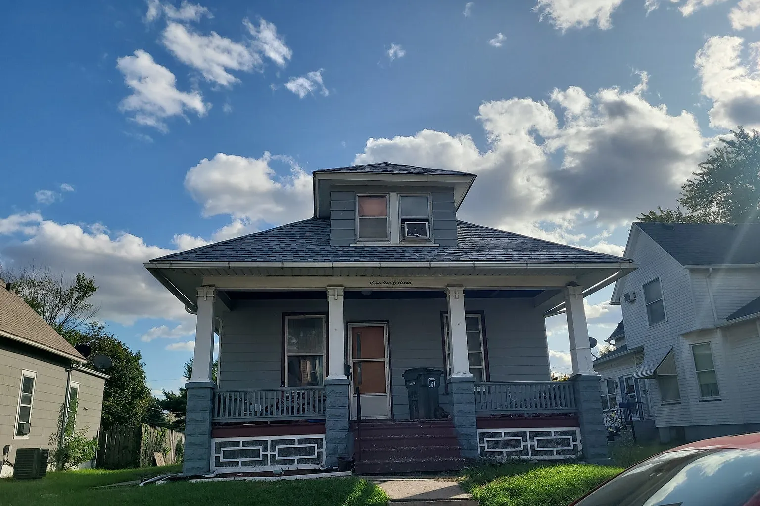 1707 W 16th St photo 1