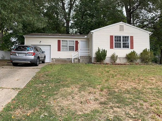 3 bed, 1.5 bath, 1035 sqft, $1,700 — Photo 1
