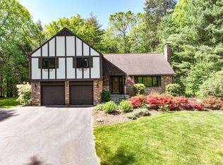 16 Pondside Ln, West Simsbury, CT 06092