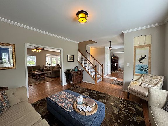 5th image of 103 Frayers Farm Ct