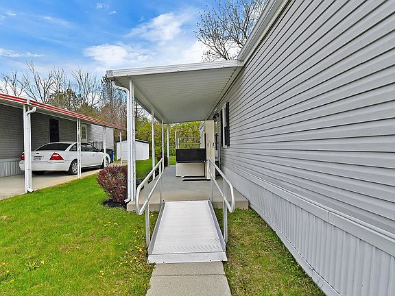 4th image of 2366 Bohnburg Ave