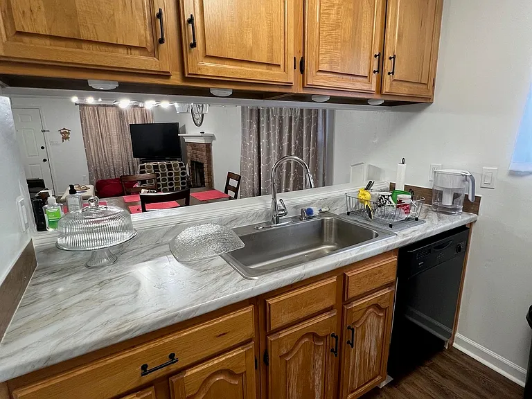 1105 Brafforton Dr — Photo 10
