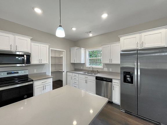 5th image of 101 Lanee Ln