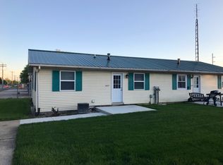 411 S Main St, Chatham, IL 62629