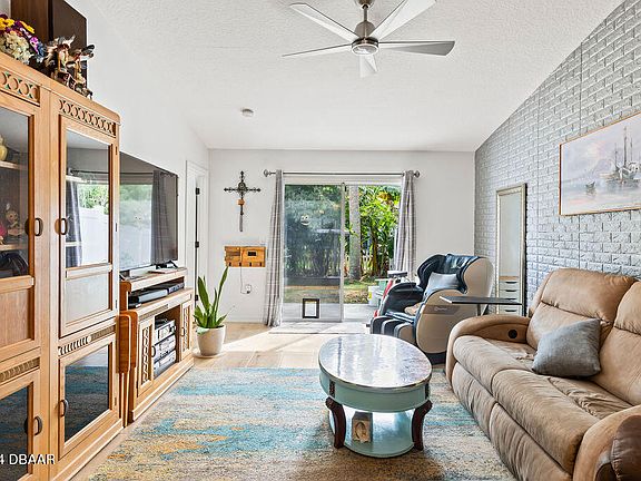 3rd image of 1019 Grand Hickory Cir