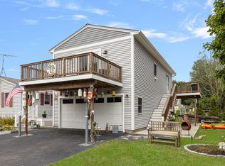 127 Howland Ave, Jamestown, RI 02835