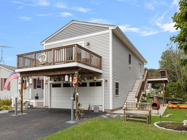 127 Howland Ave