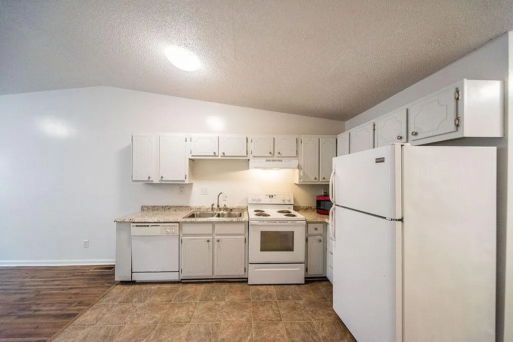 2 bed, 800 sqft, $995 — Photo 4