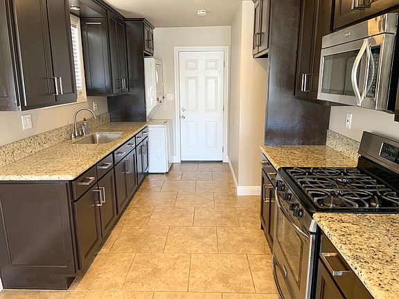 2nd image of 1023 W 210th St