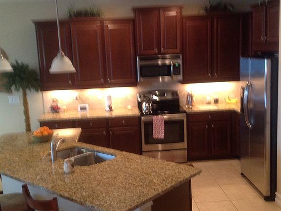 Granite & stainless kitchen