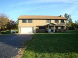 19112 Righeimer Rd, Harvard, IL 60033