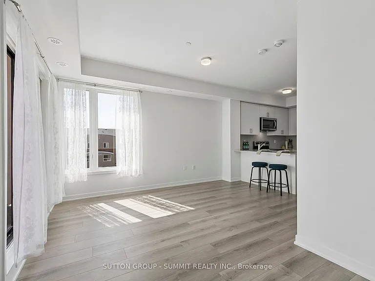 3556 Colonial Dr #16 — Photo 4