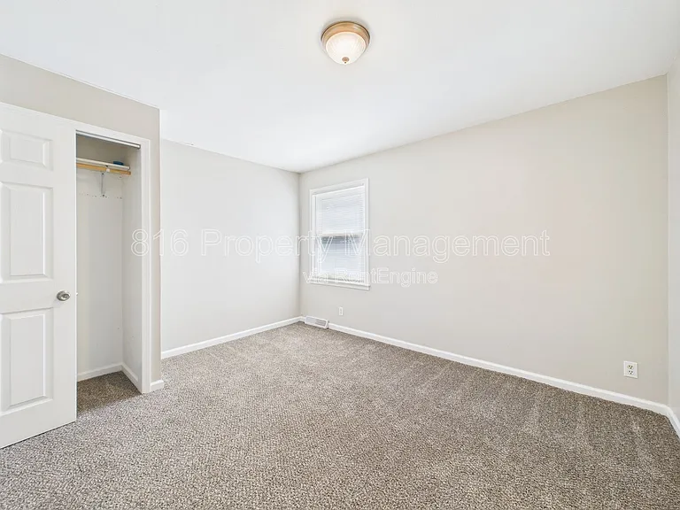 4321 N Lister Ave — Photo 23